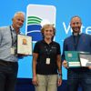 From left: Managing Director of Cermaq Norway, Knut Ellekjær, member of the jury Brit Tørud from the Norwegian Veterinary Institute, and site manager at Holmvåg, Jan Robert Bell. Photo by the Norwegian Veterinary Institute